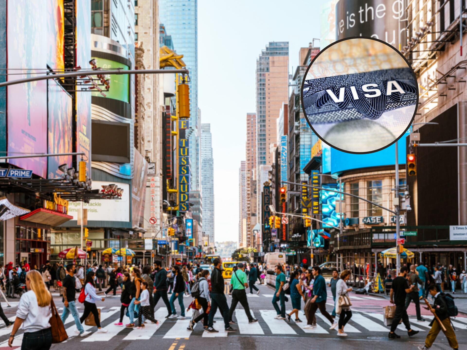 Personas caminando por las calles de Nueva York en Estados Unidos. En el círculo, la imagen de la visa americana / Fotos: GettyImages