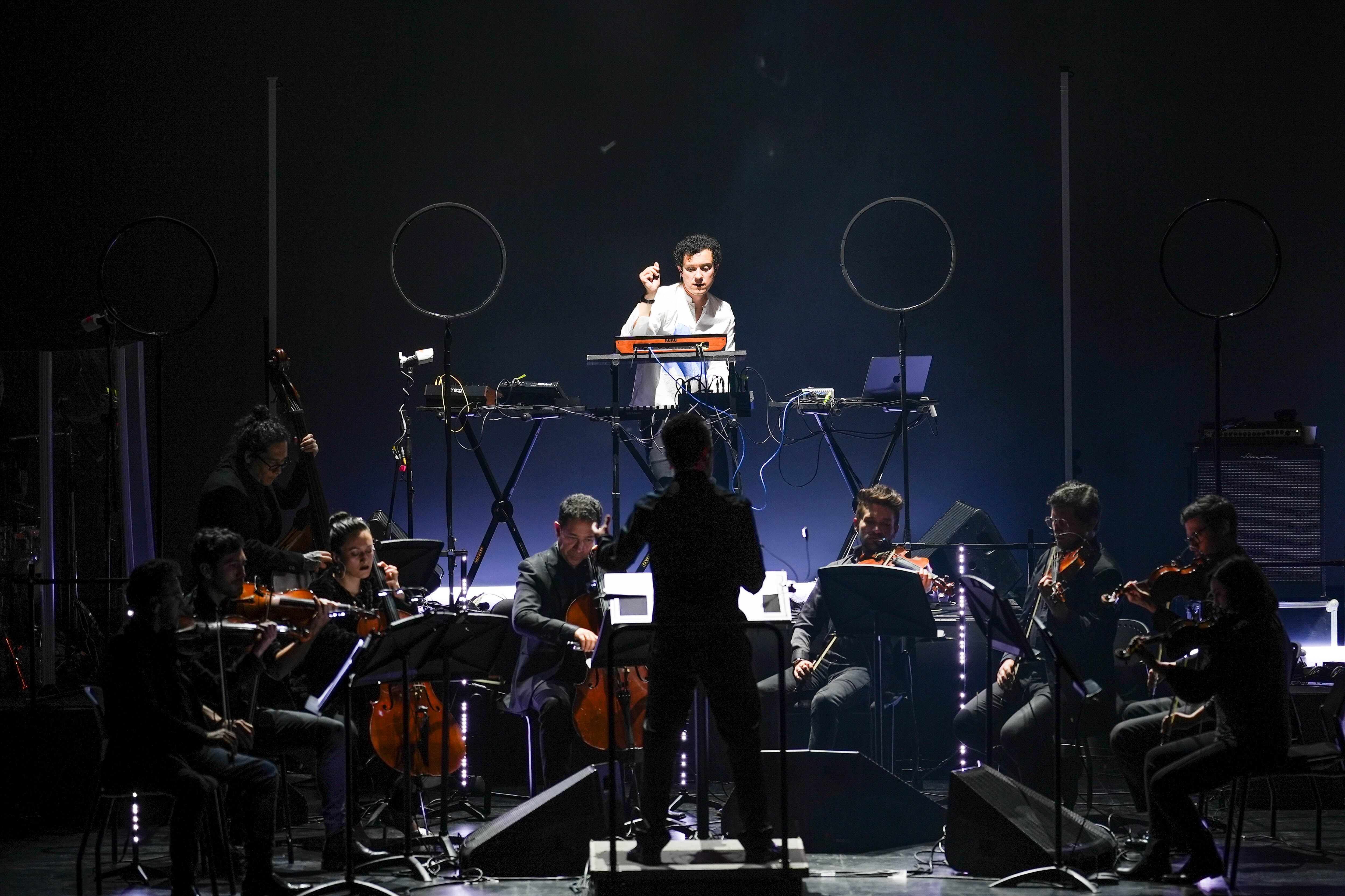 JULIO VICTORIA PRESENTA; SINFONÍA ELECTRÓNICA LIVE TOUR 2025