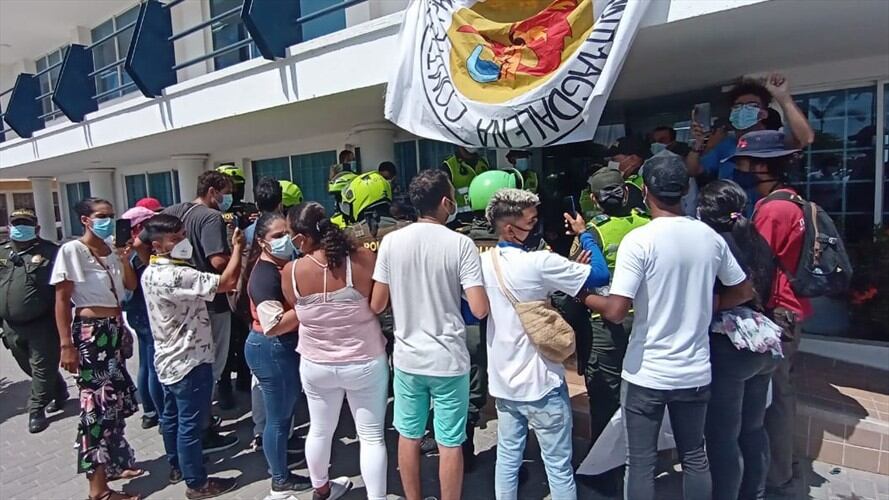 Visita de ministra de Educación a Santa Marta terminó en protesta . Foto: Cortesía
