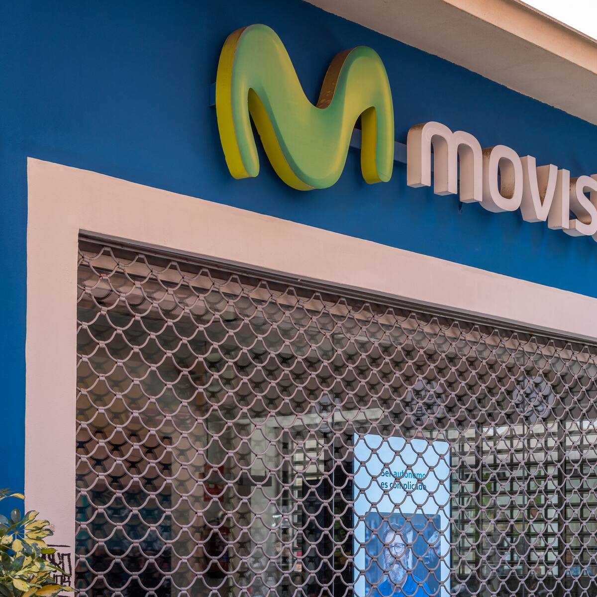 Millonaria multa a Movistar por estrategia que obstaculizaba cambiar de operador y mantener número