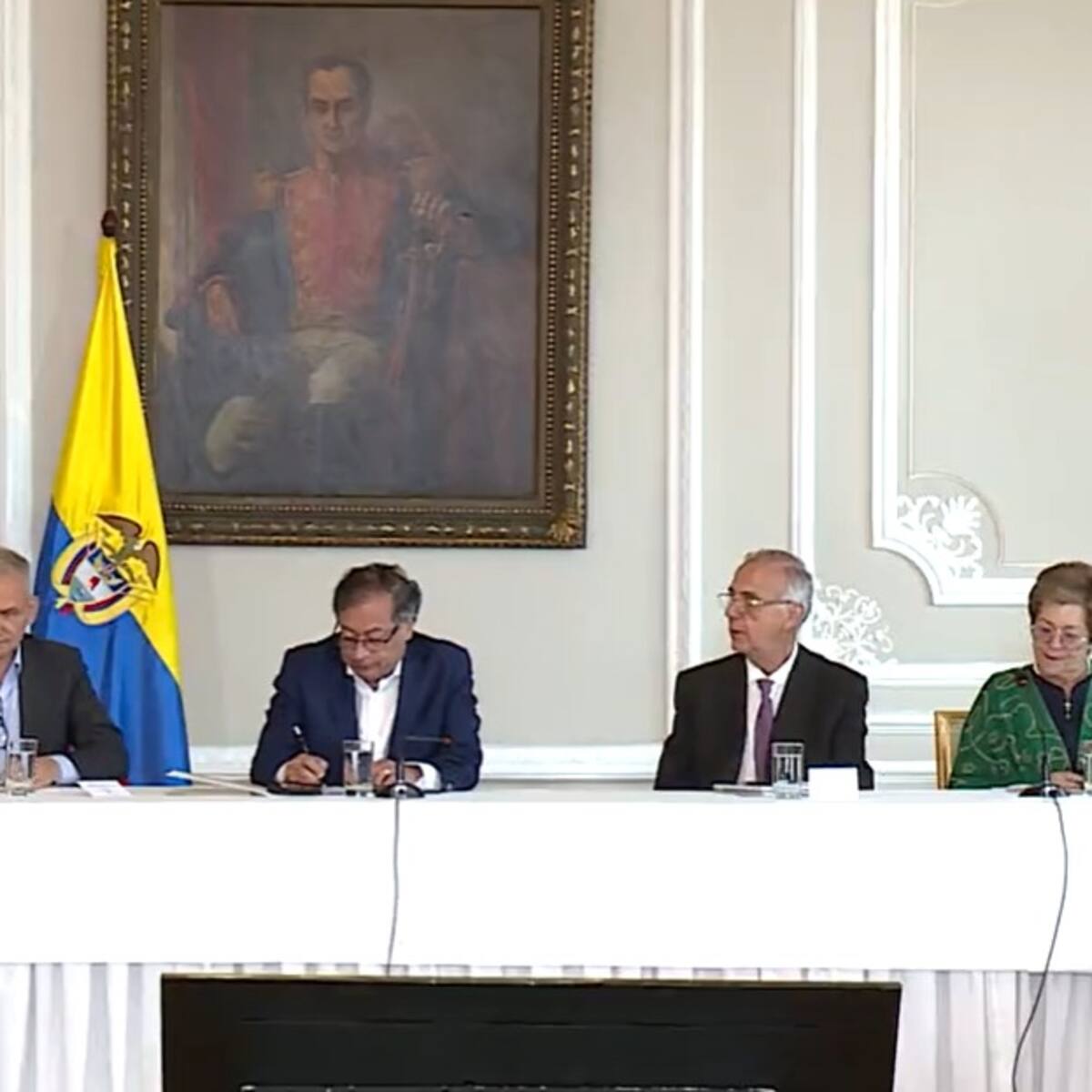 Mala estrategia gobernar por Twitter, lo digo por ambas partes: presidente Consejo Gremial