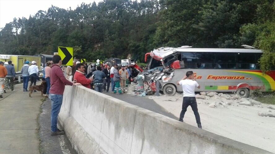 La ANI reportó un accidente de tránsito en la vía Bogotá-Villeta. Foto: Agencia Nacional de Infraestructura