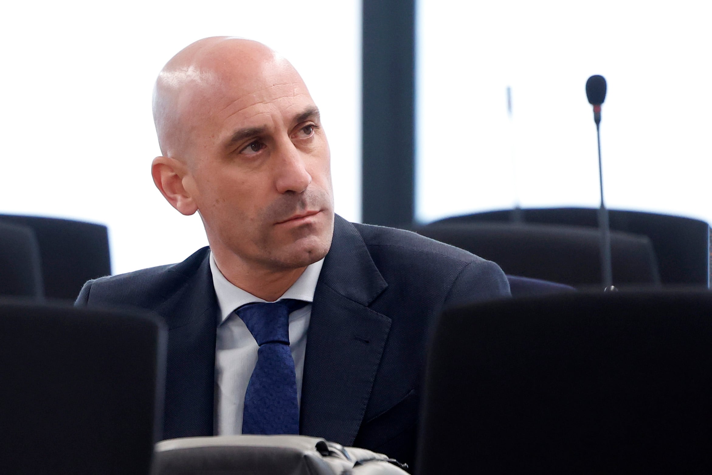 SAN FERNANDO DE HENARES (MADRID), 03/02/2025.- El expresidente de la Federación Española de Fútbol (RFEF) Luis Rubiales, acusado de agresión sexual y coacciones, durante el juicio contra él y otros miembros de la federación por el beso que Rubiales dio a la jugadora Jenni Hermoso.