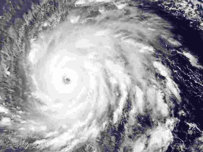 (Video) Un avión entró al ojo del huracán 'Laura'