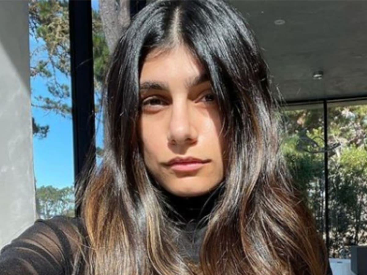 Mía Khalifa agradeció el apoyo de sus fans durante el 2020 con foto en lencería