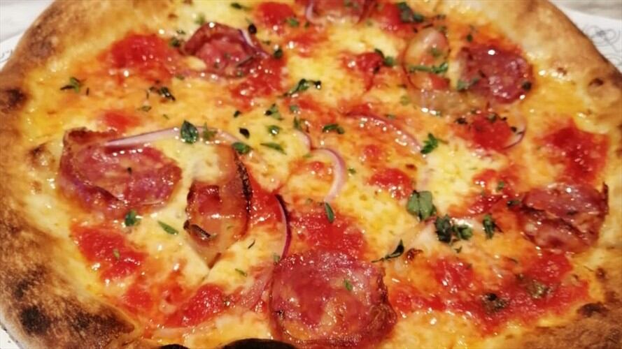 Una pareja de emprendedores que han trabajado en grandes restaurantes en Estados Unidos, decidieron ofrecerle a los capitalinos una propuesta gastronómica distinta.. Foto: W Radio