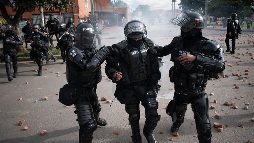 Encapuchado agredió por la espalda a una agente del Esmad en Medellín / imagen de referencia. Foto: Getty Images