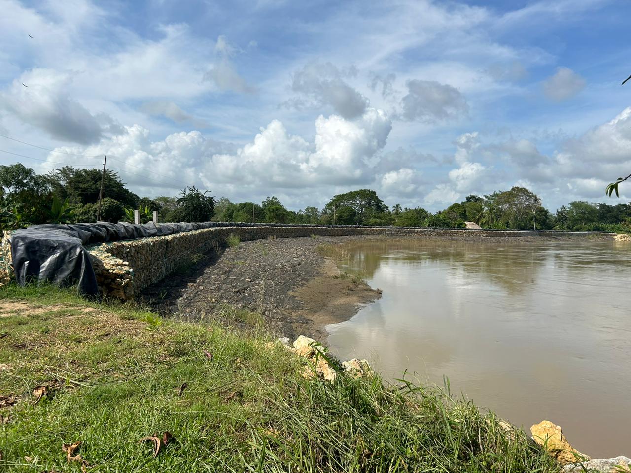 Obras de mitigación de riesgo de inundaciones en Córdoba. Foto: UNGRD.