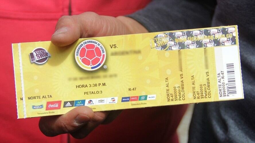 La multa se produce por información y publicidad engañosa en la venta ficticia de 6.000 boletas para el partido de fútbol Colombia vs. Brasil. Foto: Colprensa