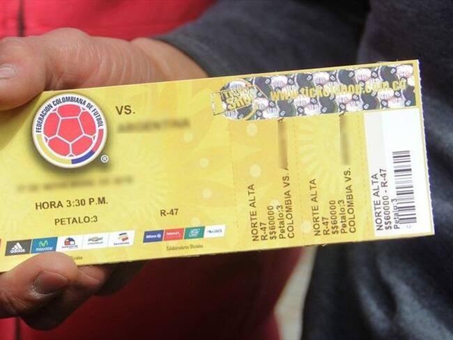 La multa se produce por información y publicidad engañosa en la venta ficticia de 6.000 boletas para el partido de fútbol Colombia vs. Brasil. Foto: Colprensa