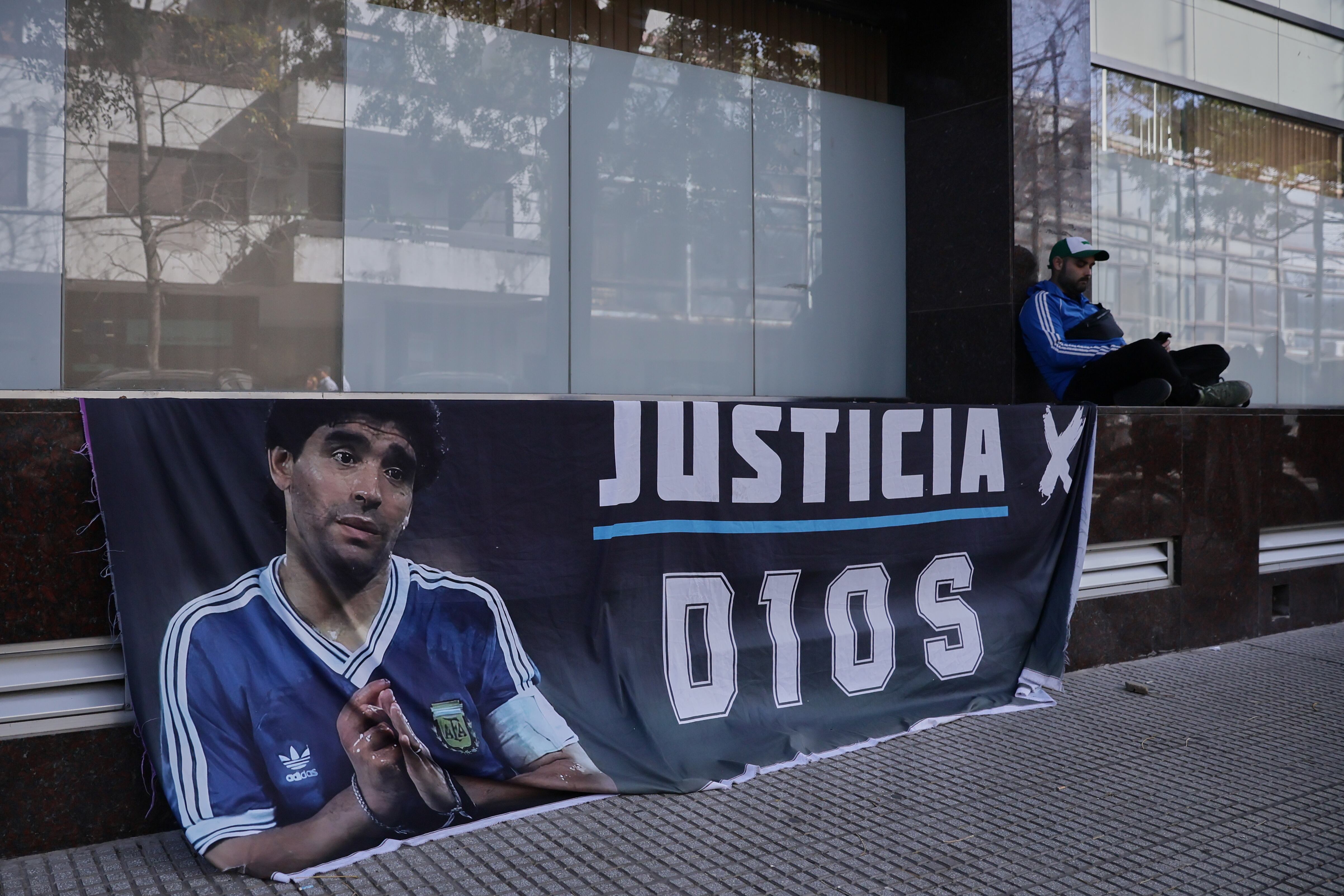 Poster de Diego Armando Maradona. FOTO: Luciano Gonzalez/Anadolu via Getty Images