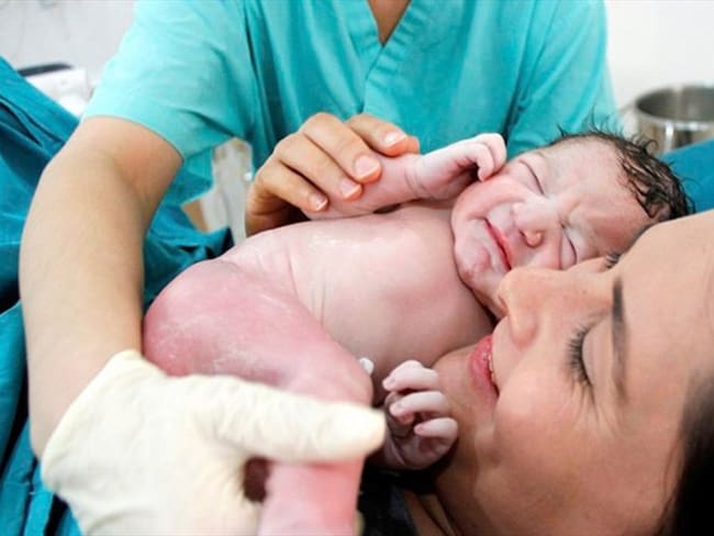 e involucra a la pareja y a la familia en el nacimiento del bebé. Foto: Redacción Comercial