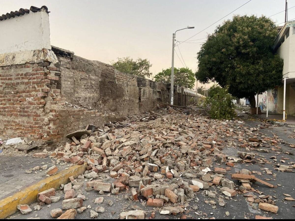 Fuertes brisas tumbaron una de las paredes del cementerio San Miguel en Santa Marta