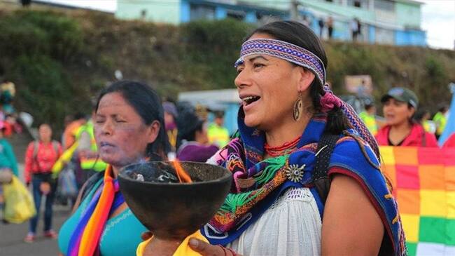 Cancillería de Ecuador promueve el uso de lenguas indígenas. Foto: Agencia Anadolu