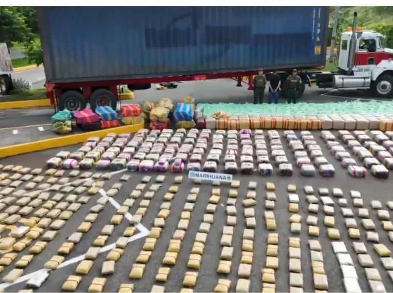 Incautación de marihuana (foto: Policía Nacional)