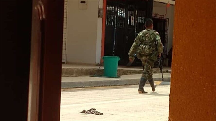 Integrantes de las estructuras José María Becerra del Eln y Carlos Patiño, disidencias de las Farc se enfrentaron en esta zona. Foto: Cortesía