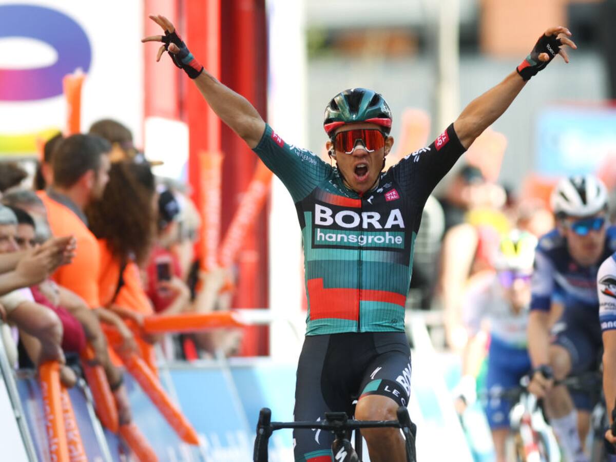 Video: el colombiano Sergio Higuita ganó la quinta etapa de la Vuelta al País Vasco