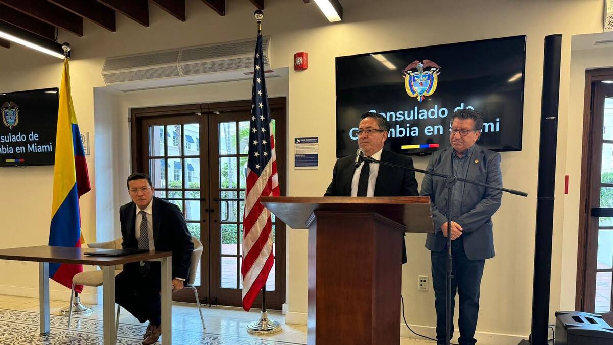 El problema está lejos de arreglarse: Edgar Adolfo Monroy sobre situación en Consulado de Miami