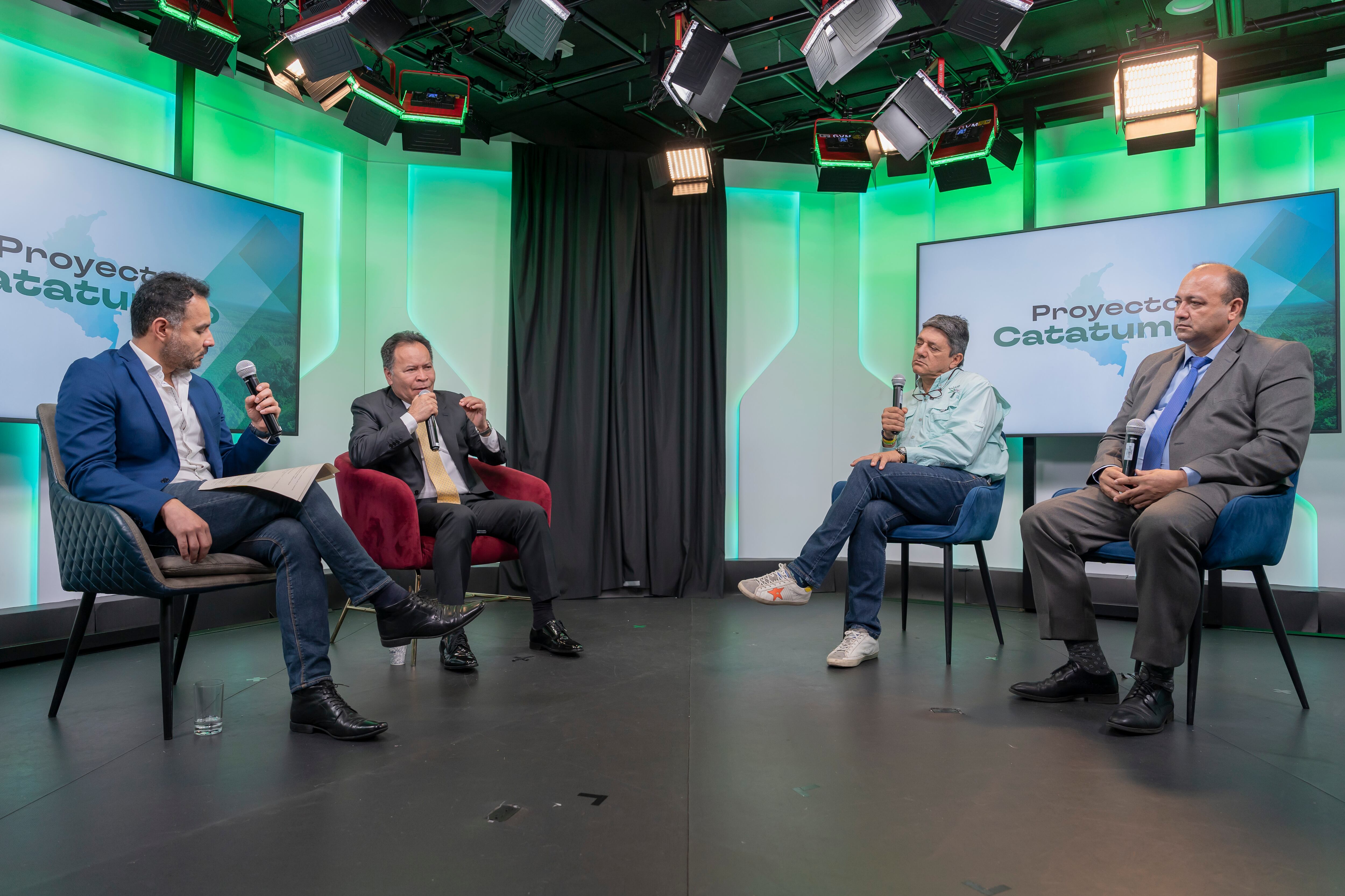 William Villamizar, gobernador de Norte de Santander; Emiro Cañizares, alcalde de Ocaña; y Mauricio Vargas, gerente de Palnorte, conversaron en 'Proyecto Regiones: Catatumbo' de Prisa Media. | Foto: W Radio