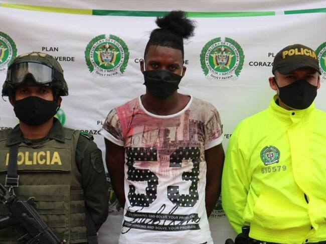 Por decisión del juez, alias ‘Mechas’, quien no aceptó cargos, debe cumplir la medida de aseguramiento en la cárcel . Foto: Policía