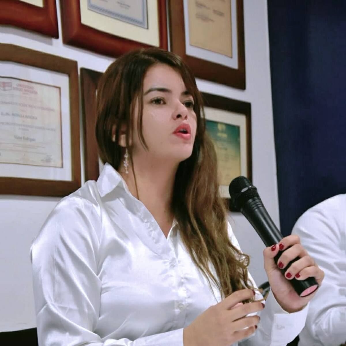 Defensora de derechos humanos en Santa Marta, retira su aspiración a la Alcaldía