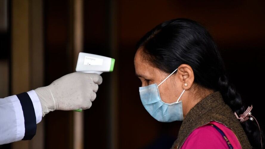 Médicos chinos han encontrado nuevas formas de comportarse del virus.. Foto: Getty Images