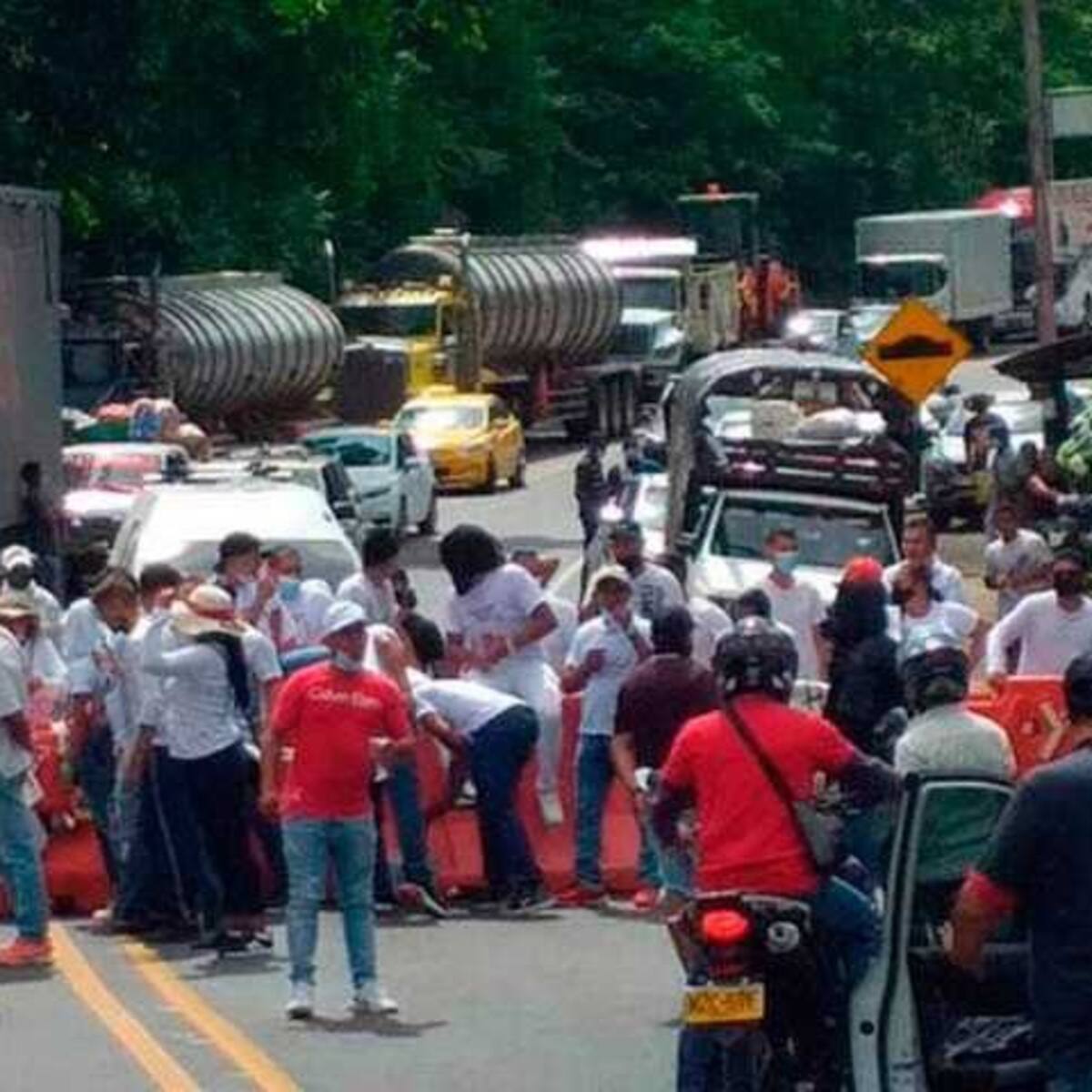 “La comunidad es instrumentalizada”: director de Policía sobre paro en Troncal del Caribe