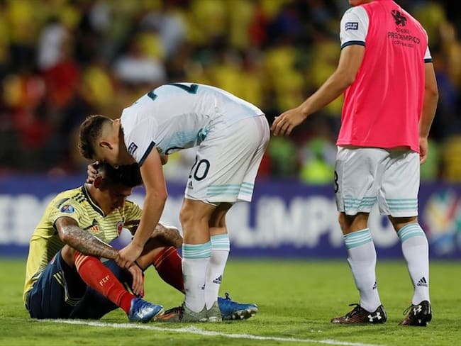 Esta fue la reacción del técnico de Colombia tras perder contra Argentina. Foto: Agencia EFE