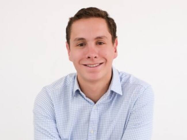 Cuota de Bukele busca Concejo en Bogotá con Julián Uscátegui