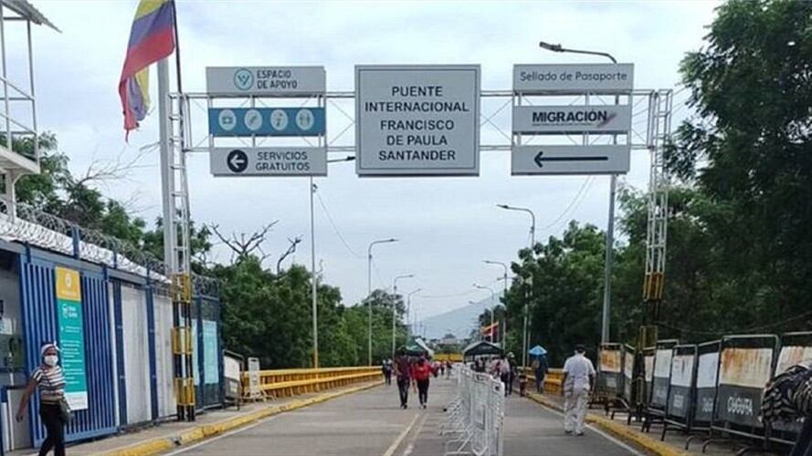 Habilitan paso peatonal sin restricción por el puente Francisco de Paula Santander. Foto: Colprensa
