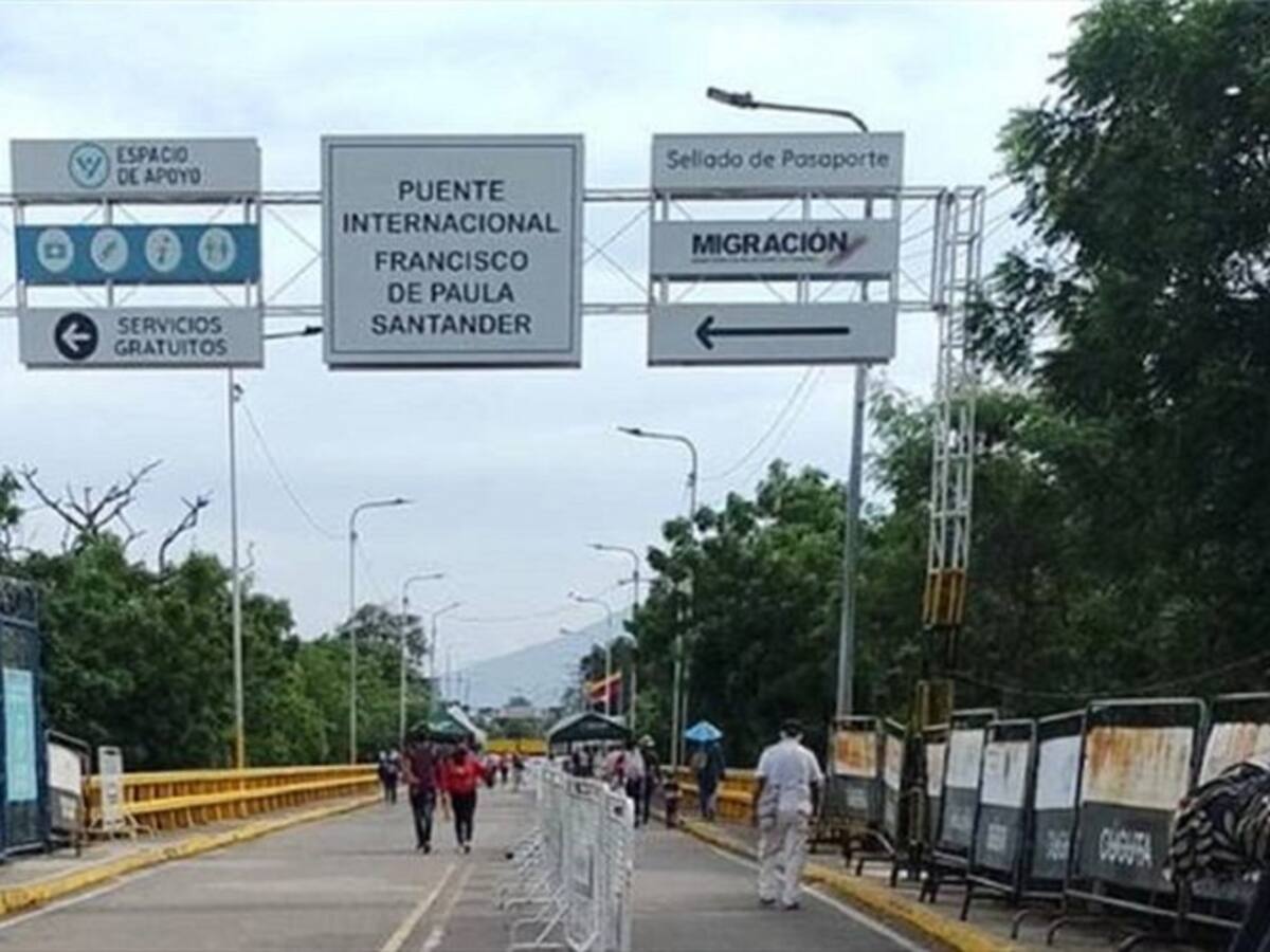 Habilitan paso peatonal sin restricción por el puente Francisco de Paula Santande