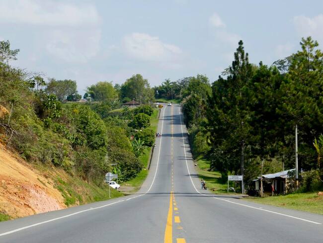 Los uniformados patrullarán los lugares influencia de construcción de la carretera. Crédito: Concesionaria Nuevo Cauca.