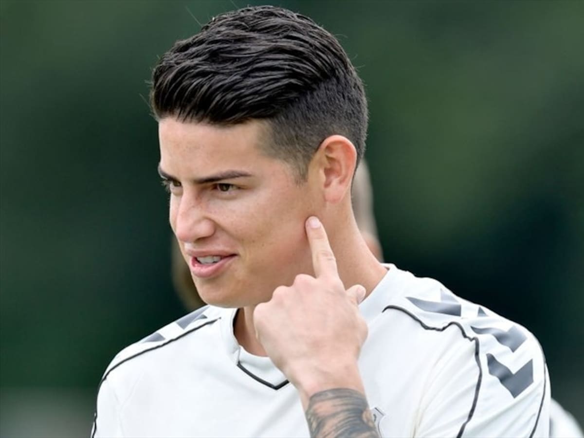 Tierno gesto de James Rodríguez con dos pequeños hinchas del Everton