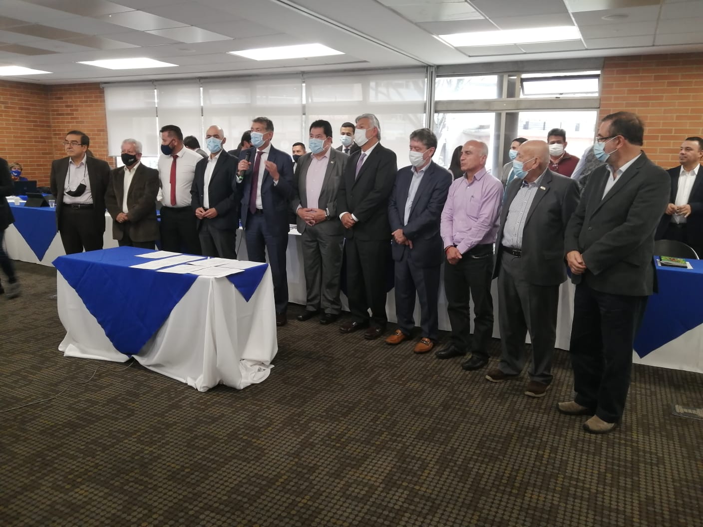 El Ministerio del Trabajo asegura que bienes y servicios no se incrementarán más allá del dato de inflación. Foto: Cristian Medina W Radio