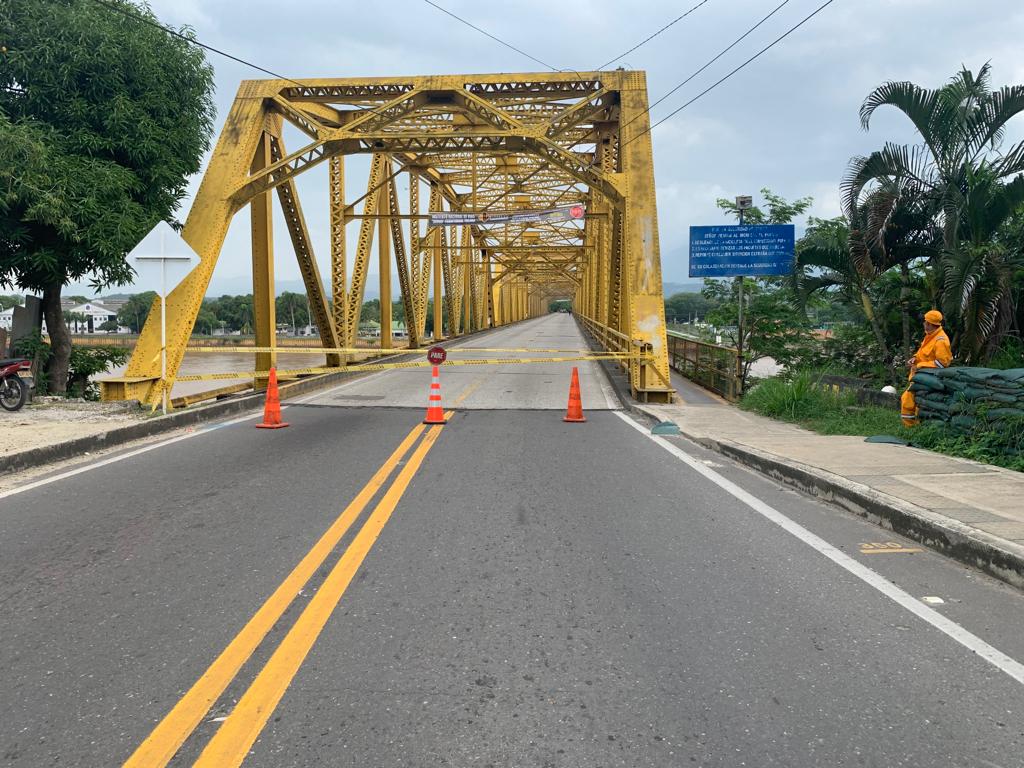Puente Puerto Salgar en la vía a Honda, con restricción por fallas estructurales. Foto: Suministrada.