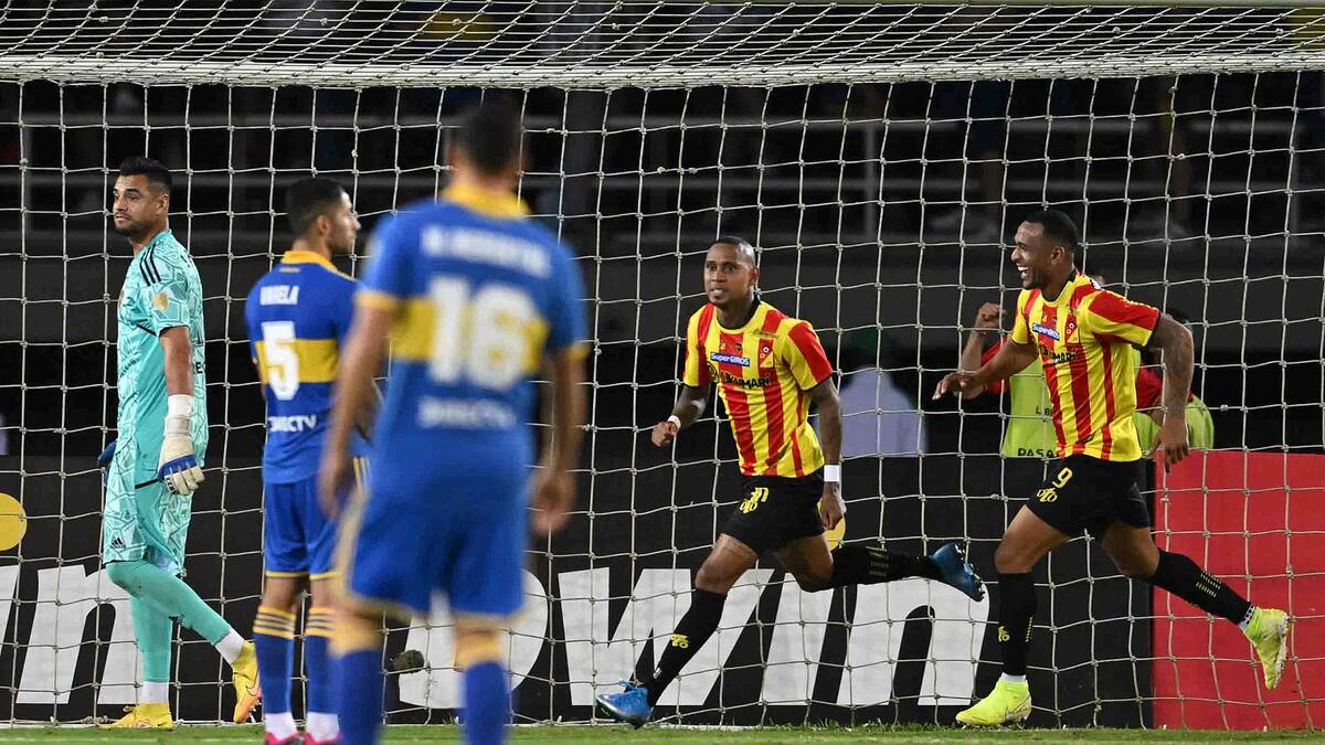 “Con los pies en la tierra”: Alejandro Restrepo tras victoria del Pereira ante Boca Juniors