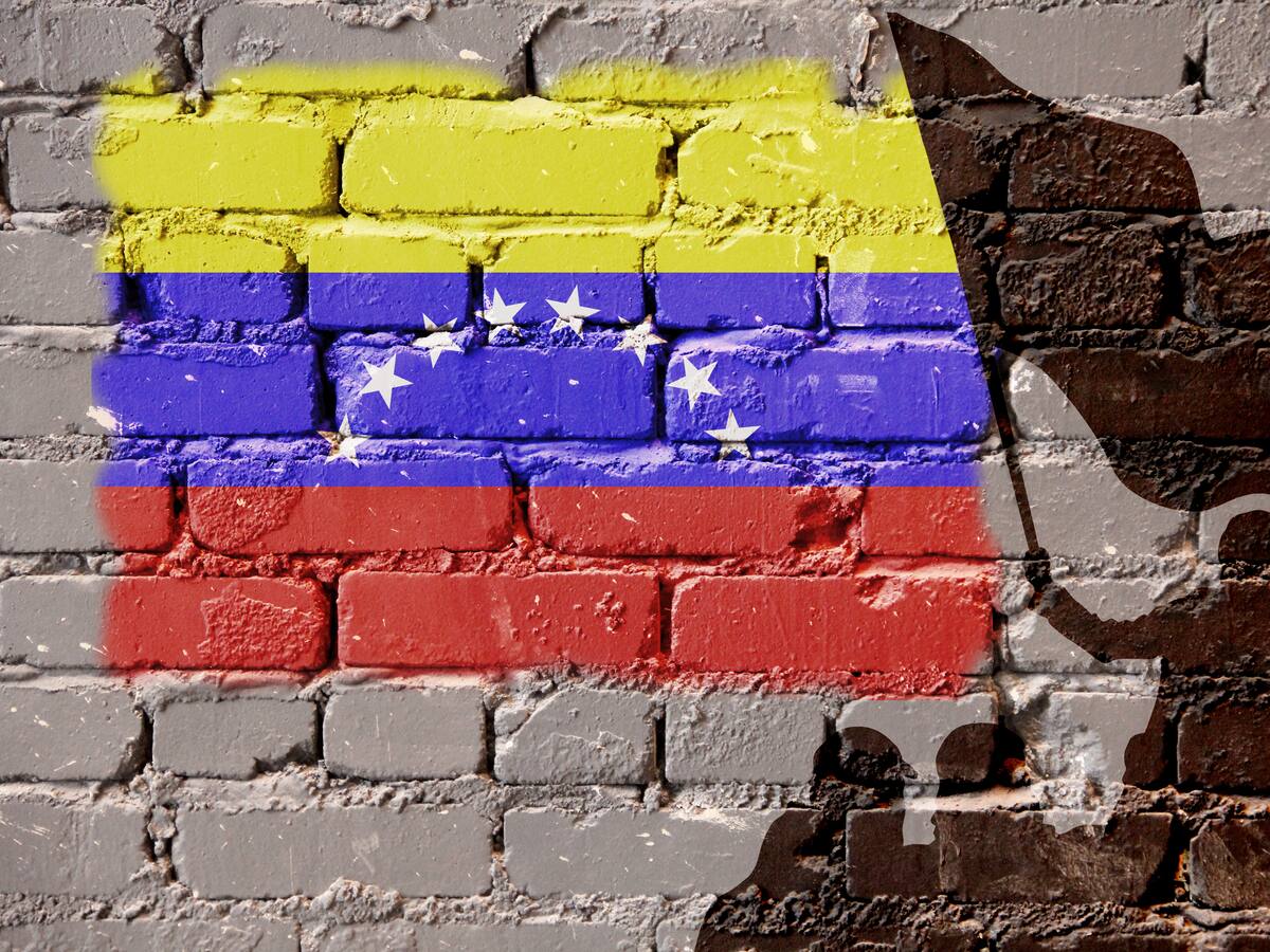 “Se libra una batalla por el control político entre facciones del chavismo”: Roberto Deniz