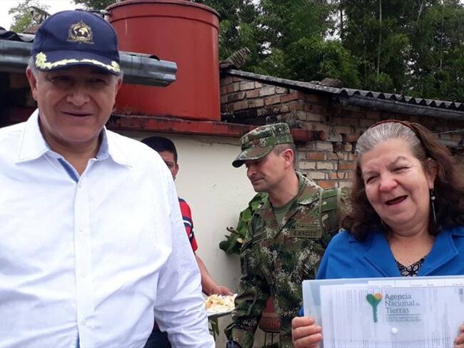 Gobierno entrega más de 600 títulos de propiedad a campesinos del Cauca. Foto: Cortesía Javier Astaiza