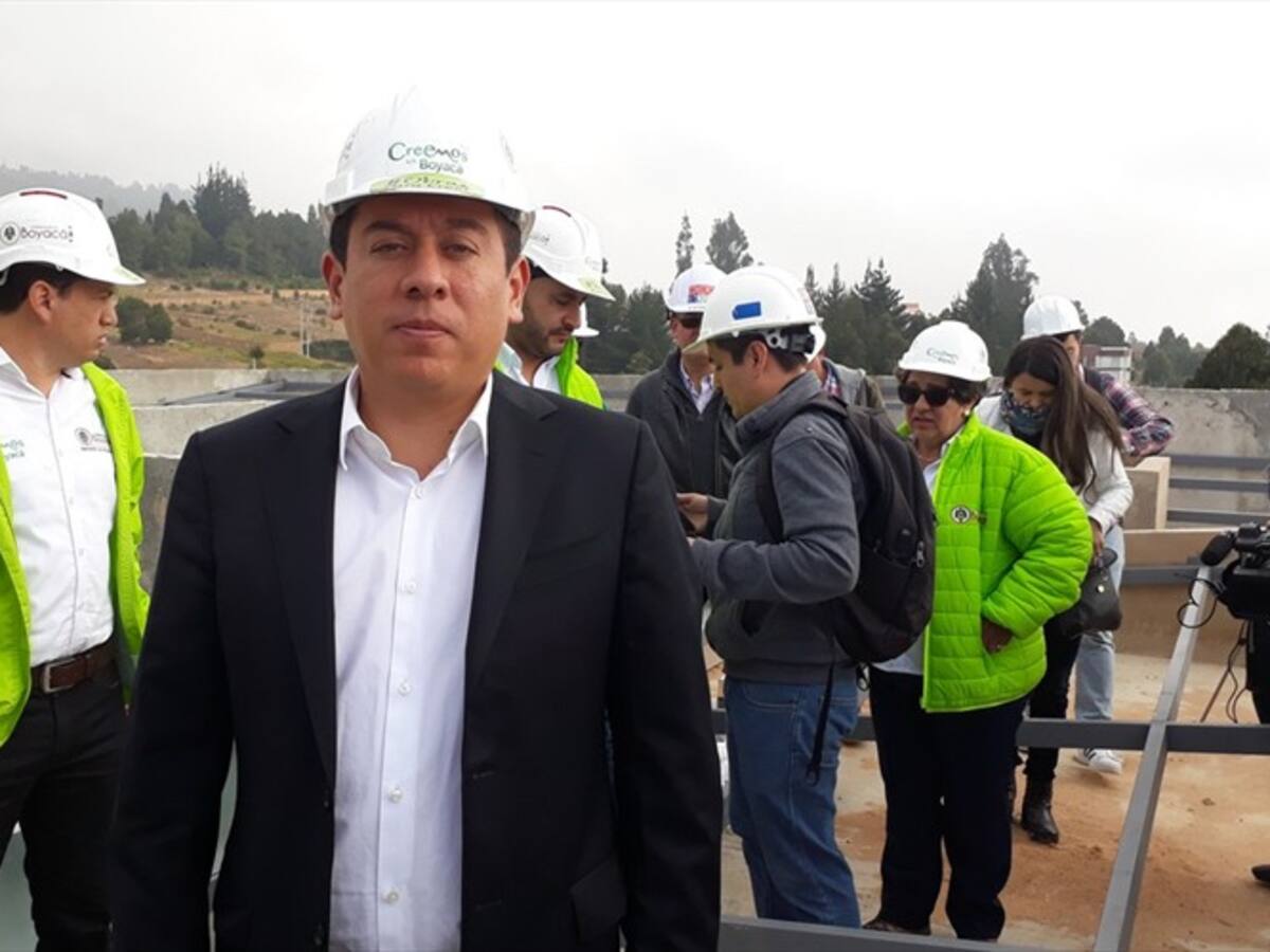 Germán Mora cederá contratos de 40 colegios en Boyacá el próximo 31 de enero