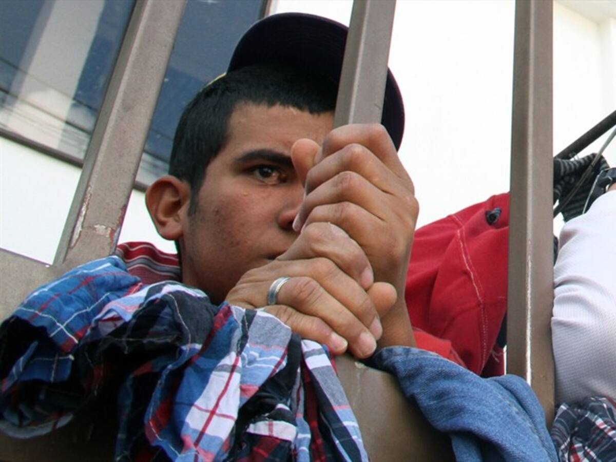 Hacinamiento en estaciones de Policía y URI se convierte en un nuevo drama humanitario