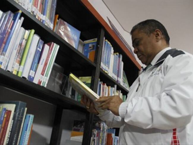 ¿Cómo se puede mejorar el sistema educativo en Colombia?