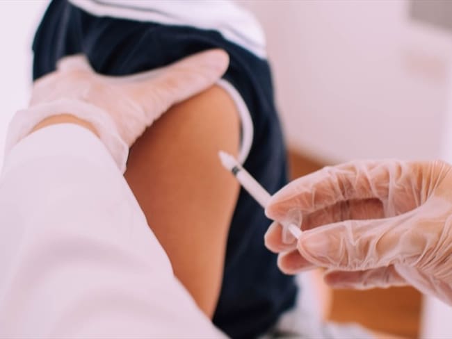 Así será la vacunación contra COVID-19 para menores de edad entre 3 y 11 años. Foto: Getty Images / KARL TAPALES