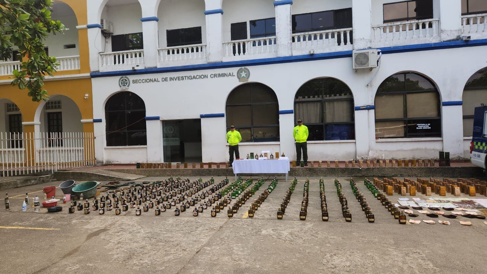 Licor adulterado incautado en el sur de Montería. Foto: Policía Nacional. 