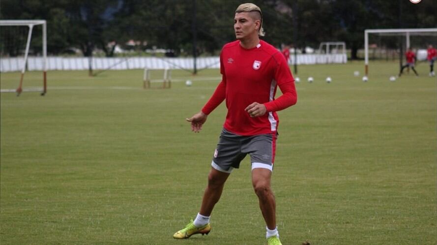 Memes de la salida de Michael Rangel de Santa Fe. Foto: Twitter: @SantaFe