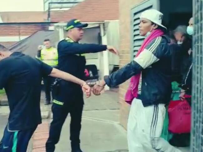 Privados de la libertad en shut de basura. Foto: captura de video.