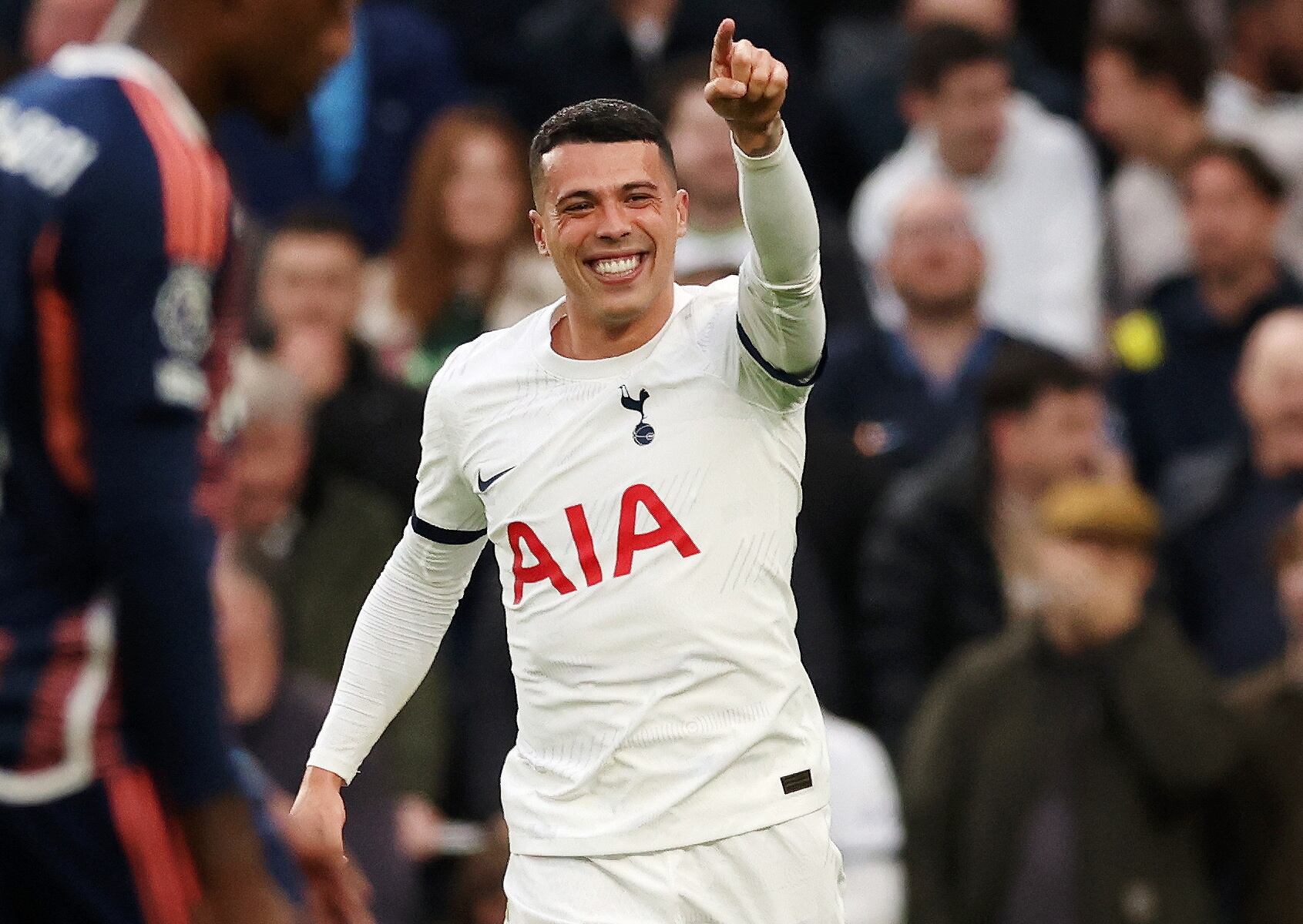 London (United Kingdom), 07/04/2024.- Tottenham'Äôs Pedro Porro celebrates after scoring the 3-1 goal during the English Premier League soccer match between Tottenham Hotspur and Nottingham Forest in London, Britain, 07 April 2024. (Reino Unido, Londres) EFE/EPA/ANDY RAIN EDITORIAL USE ONLY. No use with unauthorized audio, video, data, fixture lists, club/league logos, 'live' services or NFTs. Online in-match use limited to 120 images, no video emulation. No use in betting, games or single club/league/player publications.