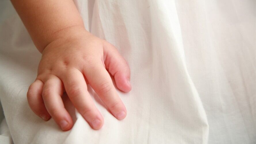En el barrio Potrero Grande en el oriente de Cali, una bebé de aproximadamente una año de edad resultó herida por el impacto de una bala perdida. Foto: Getty Images