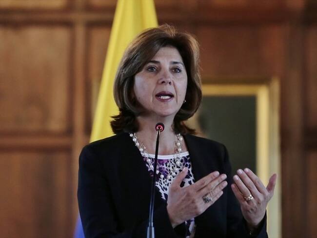 Hace falta que el Gobierno se convenza de la paz: María Ángela Holguín