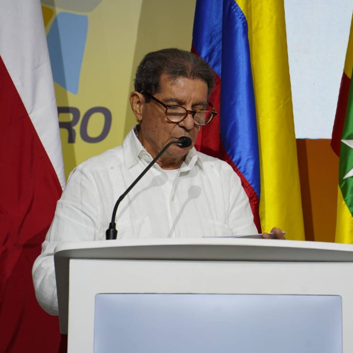 José Félix Lafaurie continuará como integrante del equipo negociador del Gobierno con ELN