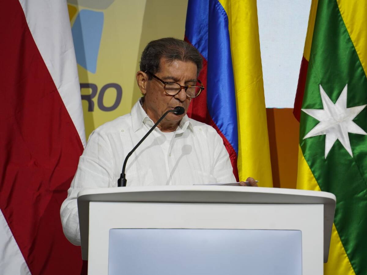 José Félix Lafaurie continuará como integrante del equipo negociador del Gobierno con ELN